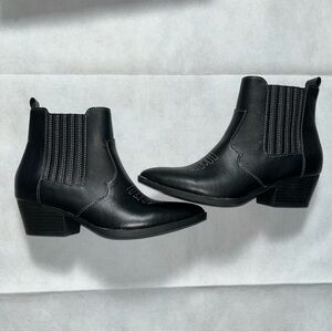 Sun + Stone black cowboy ankle booties with white stitching NIB size 5